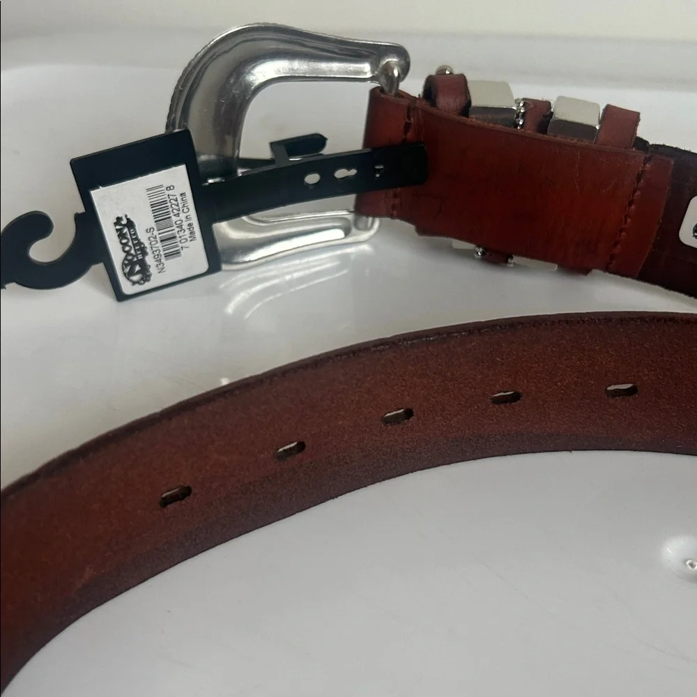 Nocona Women's Multi Keeper Buckle Rich Brown Leather Belt with Rhinestones NWT - Picture 5 of 7